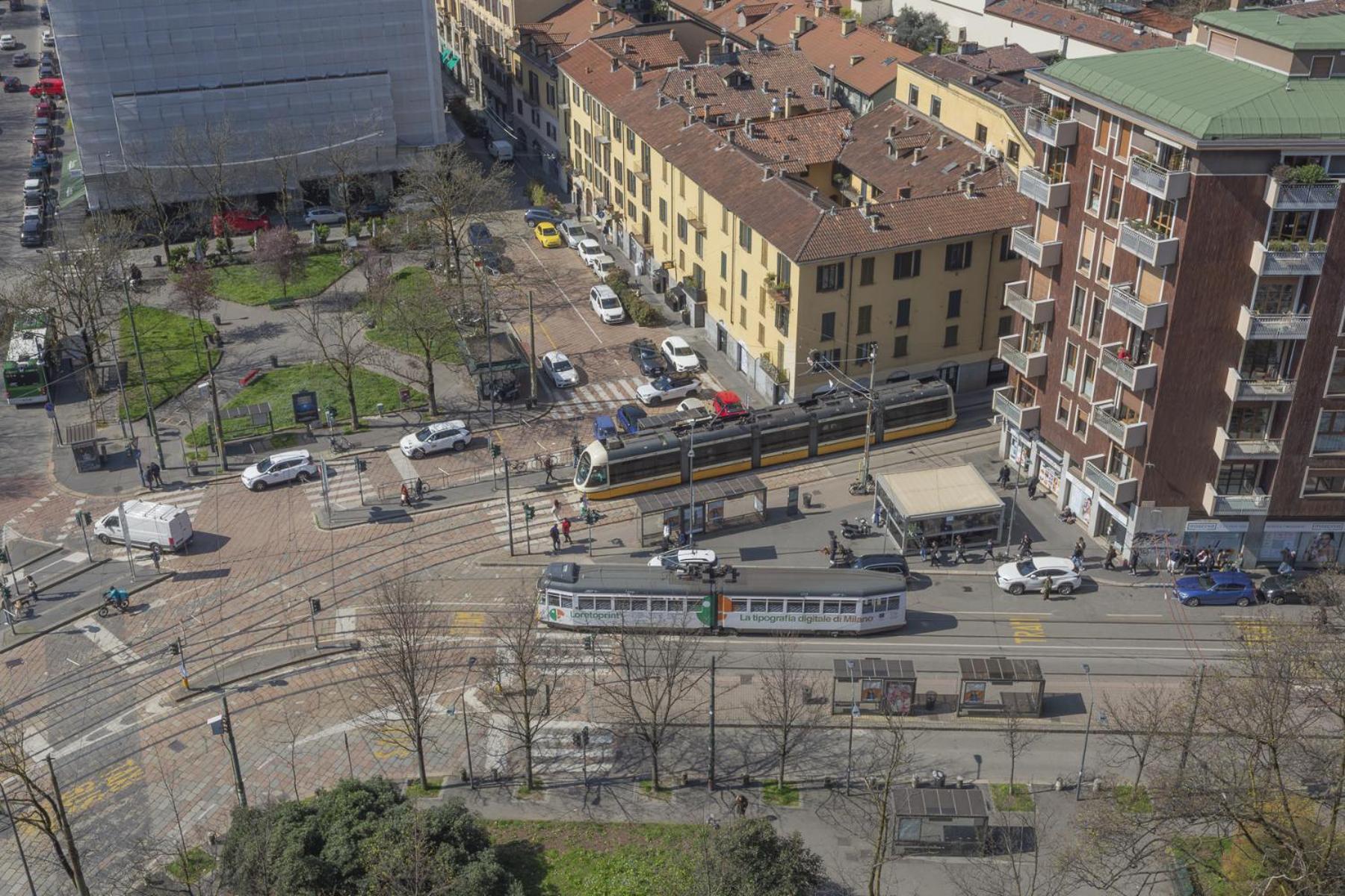 Skyline View Biancamano 1 Bdr With Balcony By Rentopolis Milan Exterior photo