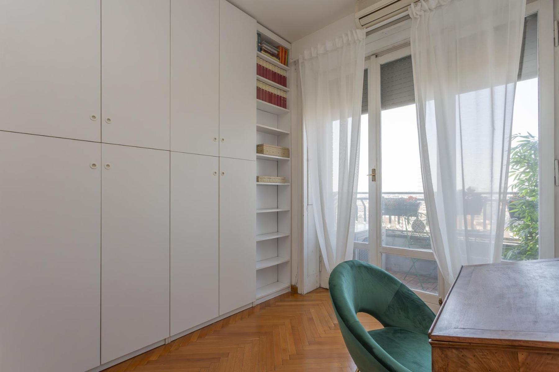 Skyline View Biancamano 1 Bdr With Balcony By Rentopolis Milan Exterior photo